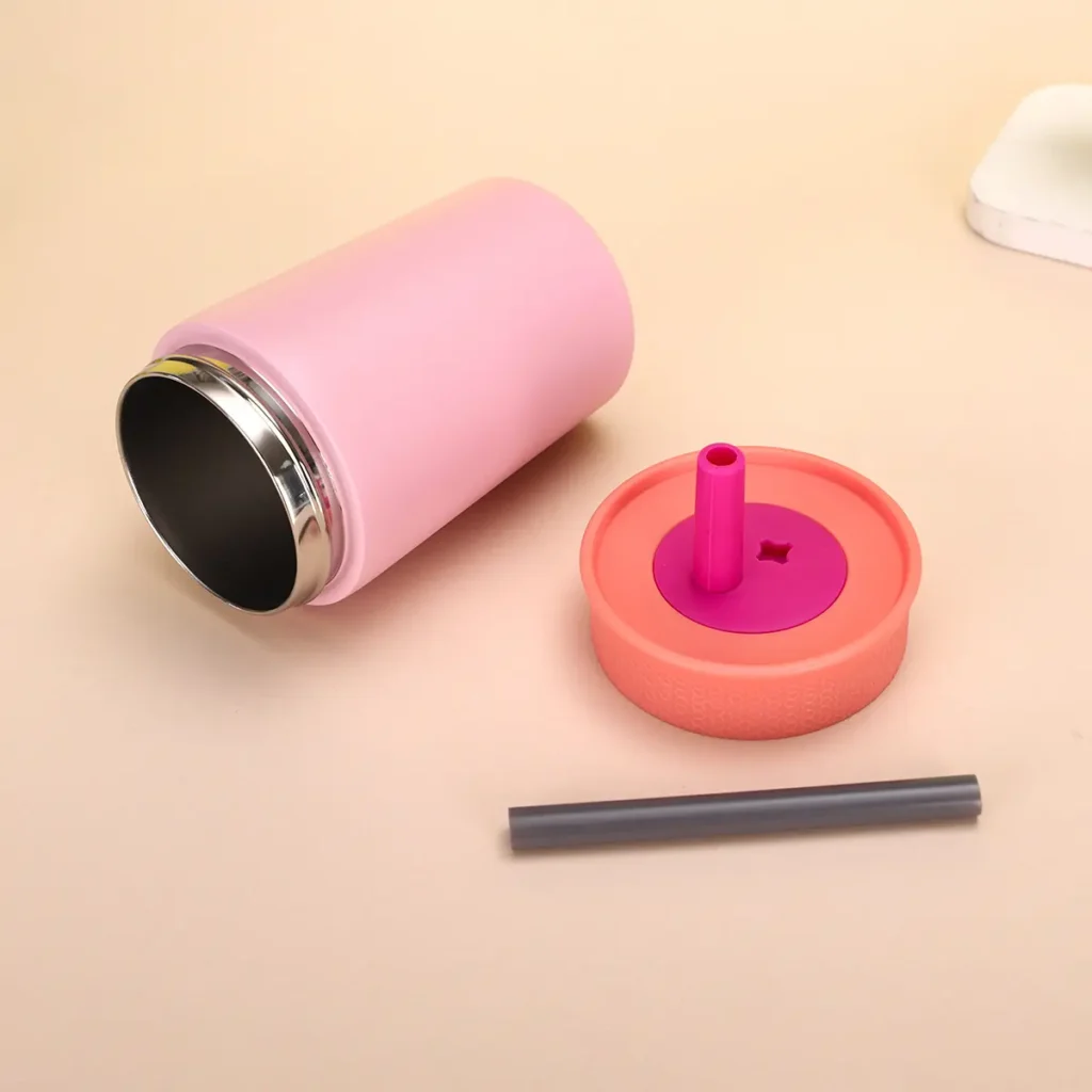 Detail picture custom pink sippy cup with straw