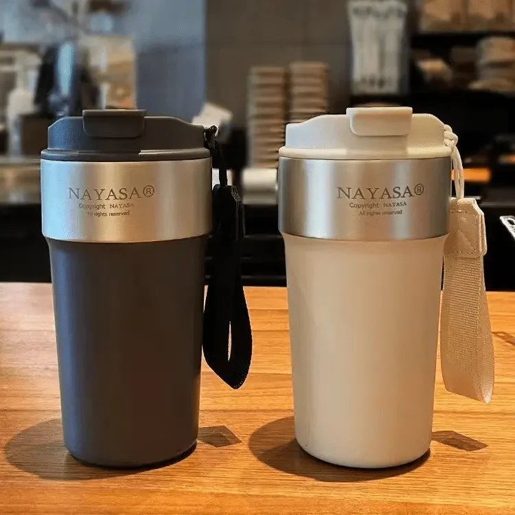 Black and white custom cups with lid, perfect for events or daily use