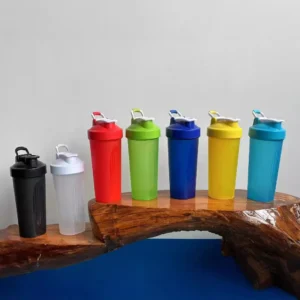 Bunte, individuelle Shaker-Flaschen für Proteingetränke und Fitness-Branding