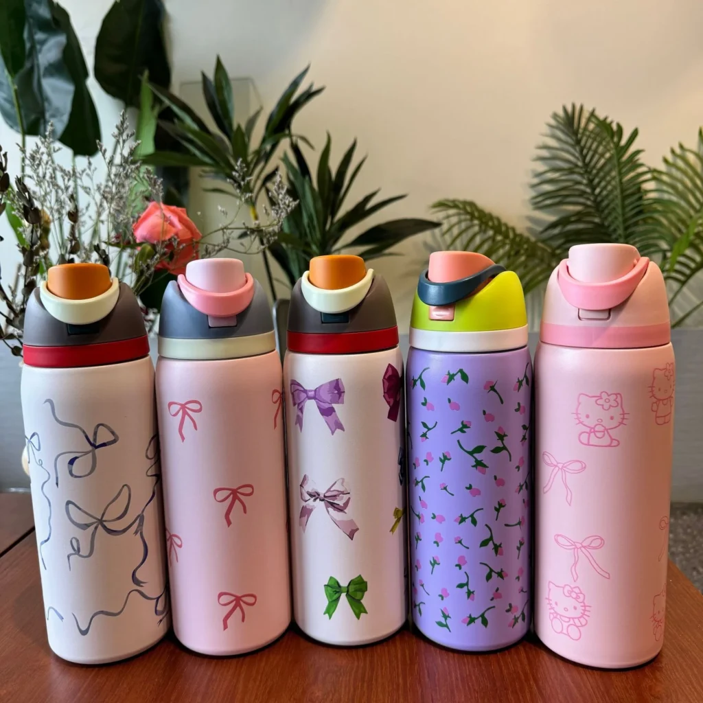 </noscript>Bottiglia d'acqua personalizzata da 32 once con tappo a cannuccia e design carino