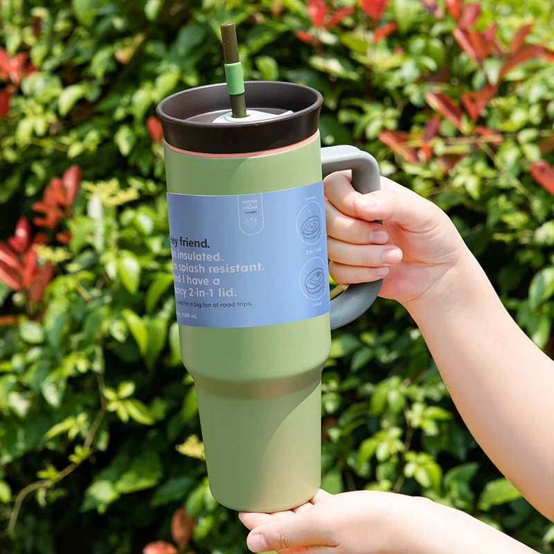 green leak-proof water bottle with straw for gym or travel