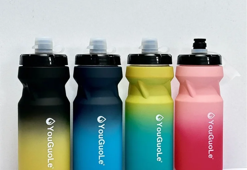 Colorful sports plastic bottles in bulk for team or event giveawaysColorful sports plastic bottles in bulk for team or event giveaways